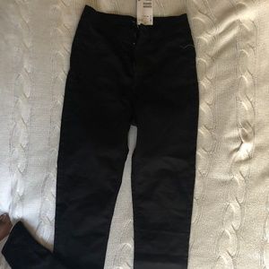 H & M BLACK JEANS SIZE 4 SKINNY LEG